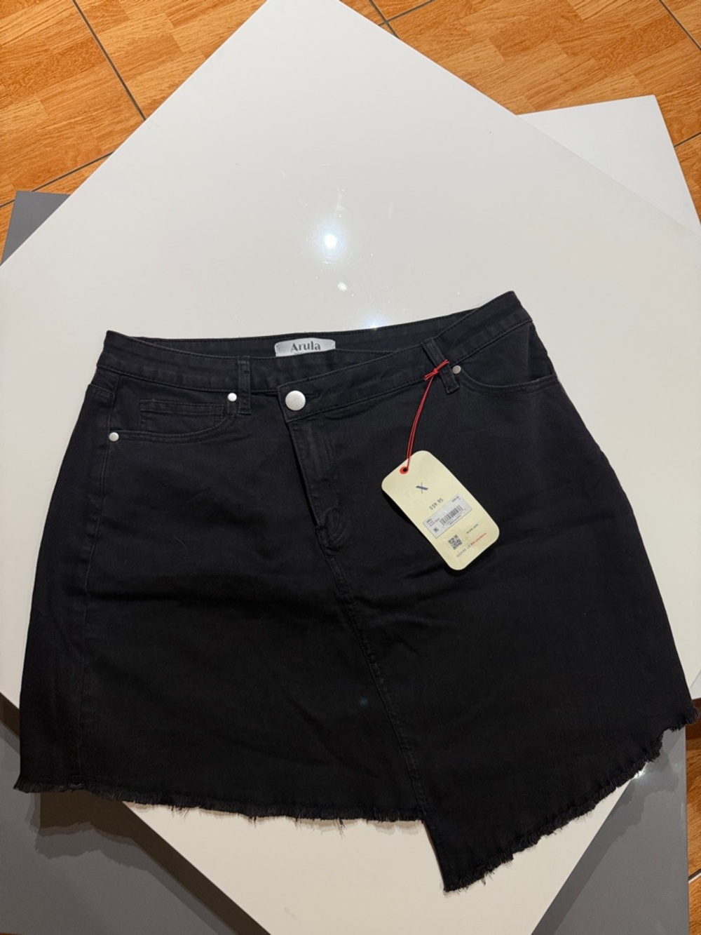 ARULA Black Denim Asymmetric Raw-Hem Mini Skirt - size x